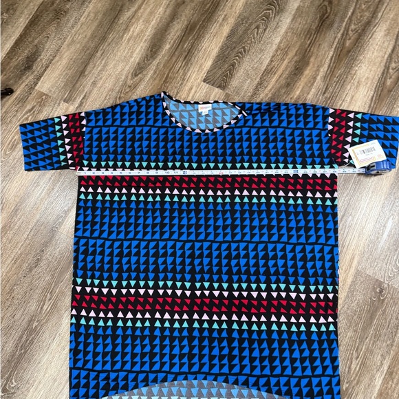 NWT Lularoe Irma Hi Lo Tunic Blouse Black Blue Red Triange design geometic sz:XL - Picture 4 of 4